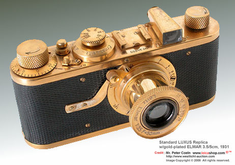 LEICA Standard LUXUS Replica in gold plated finish w/ ELMAR 5cm 1:3.5 gold plated lens