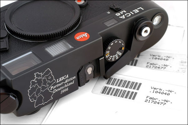 Top plate and illustration Leica M6 Partner-Aktion rangefinder camera model, 1996
