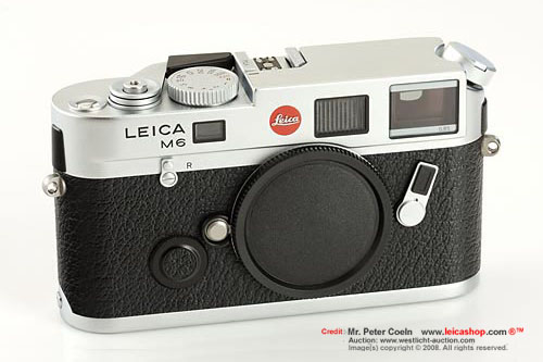 Leica M6 TTL 0.85X finder in chrome 10436  front view 