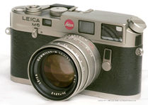 Top view of a  Leica Summilux-M 35mm f/1.4 original version