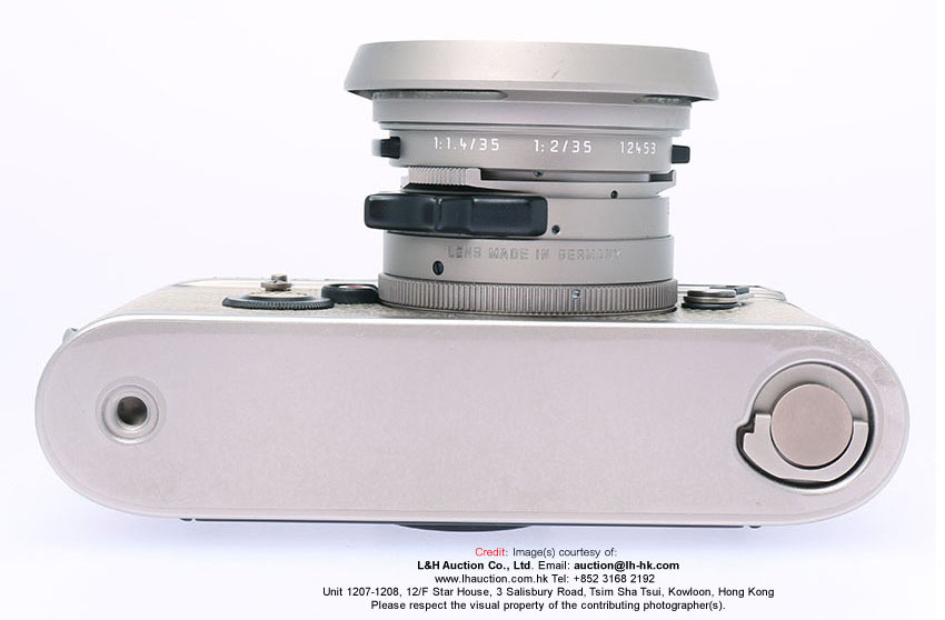 Mysterious LEICA M6 Titanium with S/N 1900000 base view