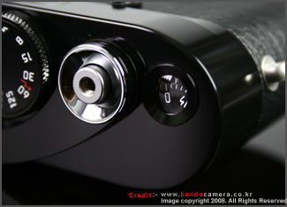 OLd style shutter release button on LEICA M6 TTL 0.85x Black Paint DRAGON 2000 Special Edition rangefinder camera