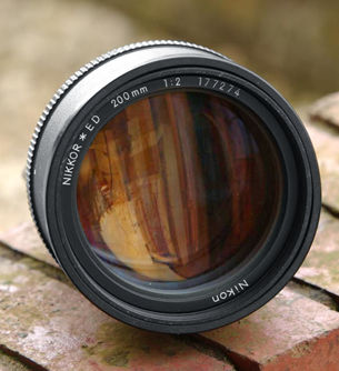 200mmf2ais1.jpg (33k) Loading ....
