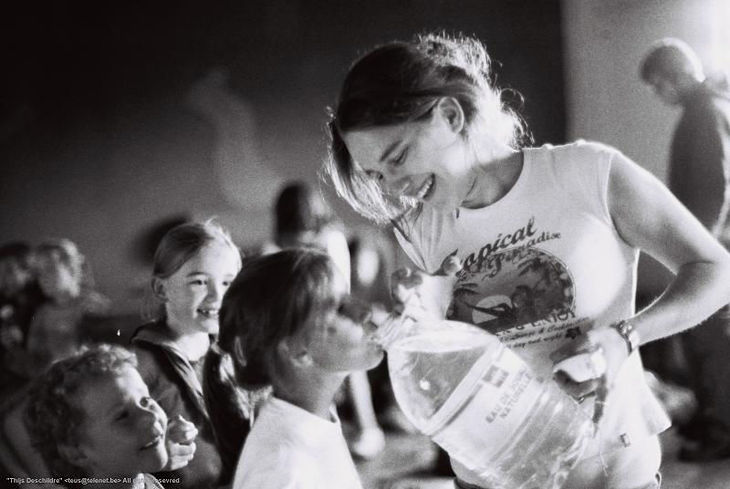 A warmth moment at the kindy by Thijs Deschildre