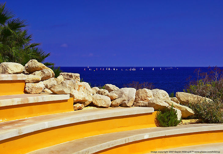 The beach and sea of Malta by Espen Hildrup, Norway