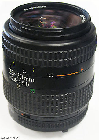 Nikon AF Zoom Nikkor 28-70mm f/3.5~4.5D wideangle - telephoto lens the MACRO index line