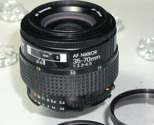 Nikon early version of the AF Nikkor zoom 35-70mm f/3.3~4.5S by MARK