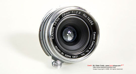 Front view of a Canon rangefinder wideangle Lens 28mm f/2.8; RF coupled for M39 M-adapter ring 