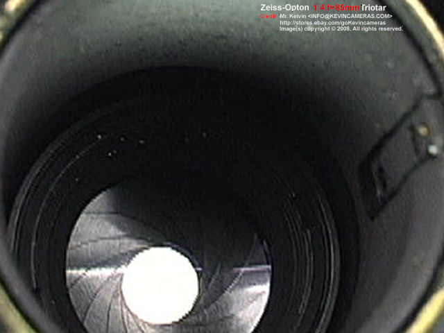 Deeply recessed rear lens mount of Zeiss-Opton Triotar 1:4 f=85mm (85mm f/4.0) telephoto lens