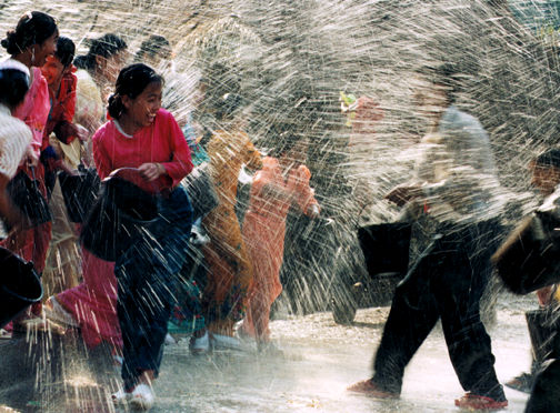 Water festival.image (55k)