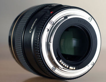 Side Section of Canon EF 100mm f/2.0 by Andres Harambour