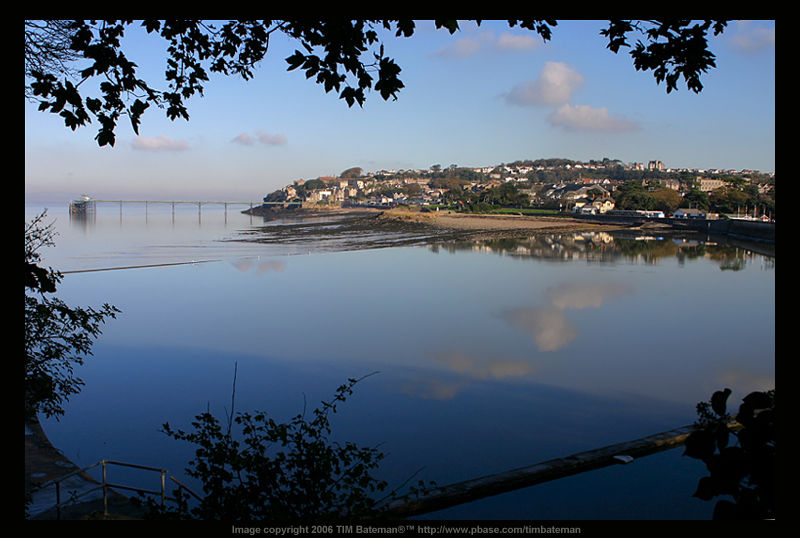 Lake at Clevedon Marine Lake by Tim Bateman 93k Jpeg Loading ....