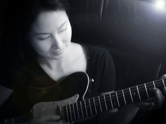 jojoguitar.jpg