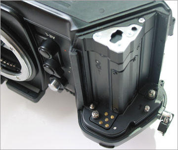 F4batterycompart.JPG