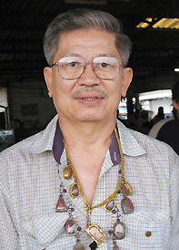 WRPuncle2PixMdm.jpg