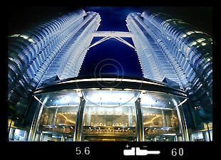 KLCC (Petronas Twin Towers / Suria Shooping Mall / Maxis Building / KL Convention Centre) link icon